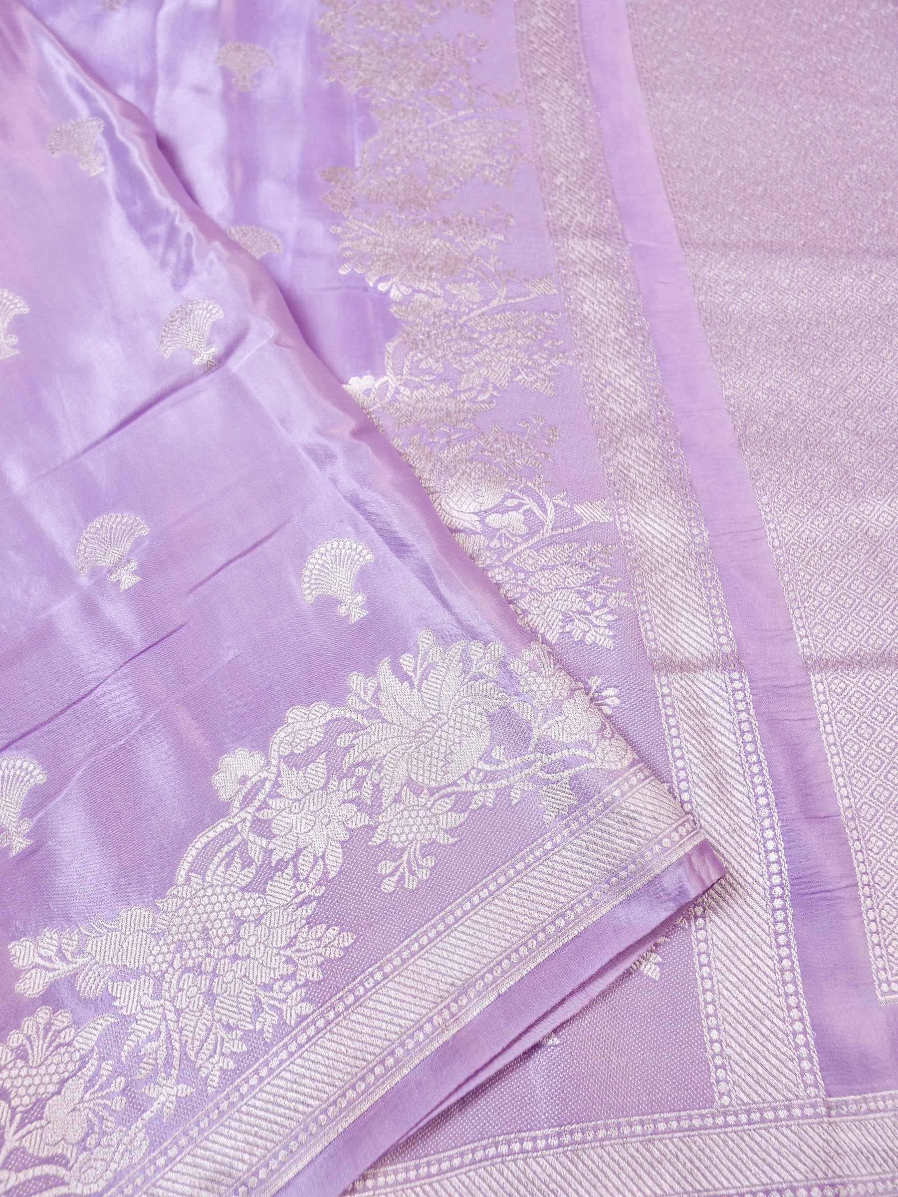 Handwoven Lavender Banarasi Mashru Silk Saree