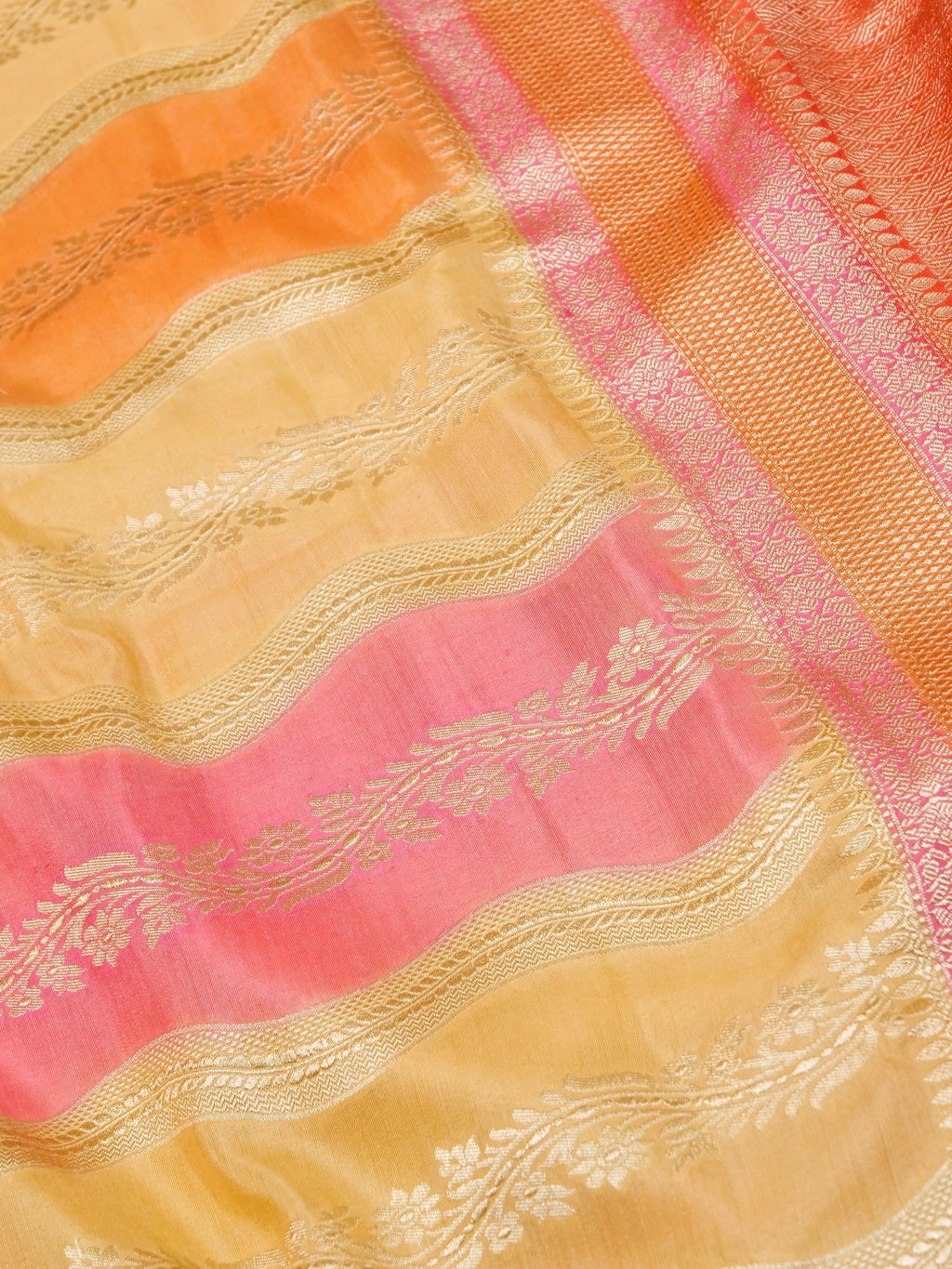 Handwoven Rangkat Banarasi Monga Silk Saree
