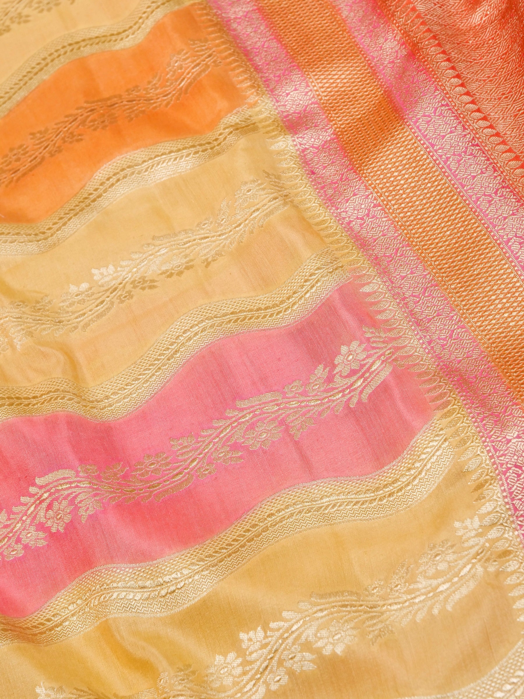 Handwoven Rangkat Banarasi Monga Silk Saree