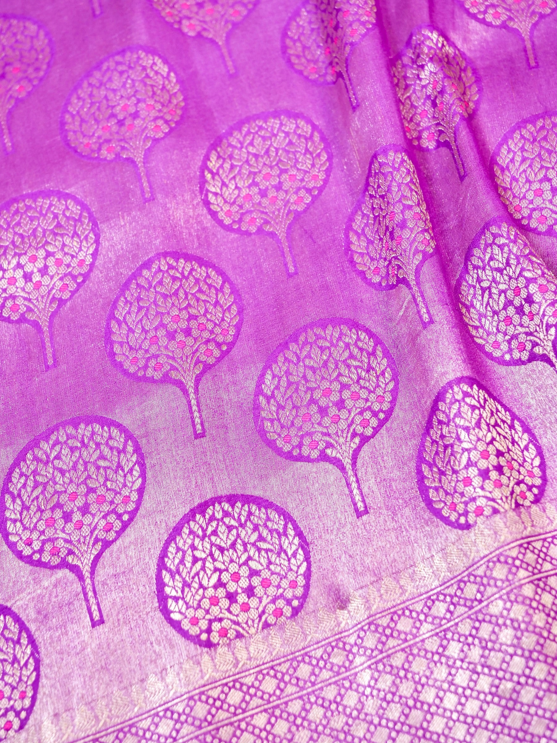 Handwoven Light Purple Banarasi Katan Soft Tissue Silk Saree