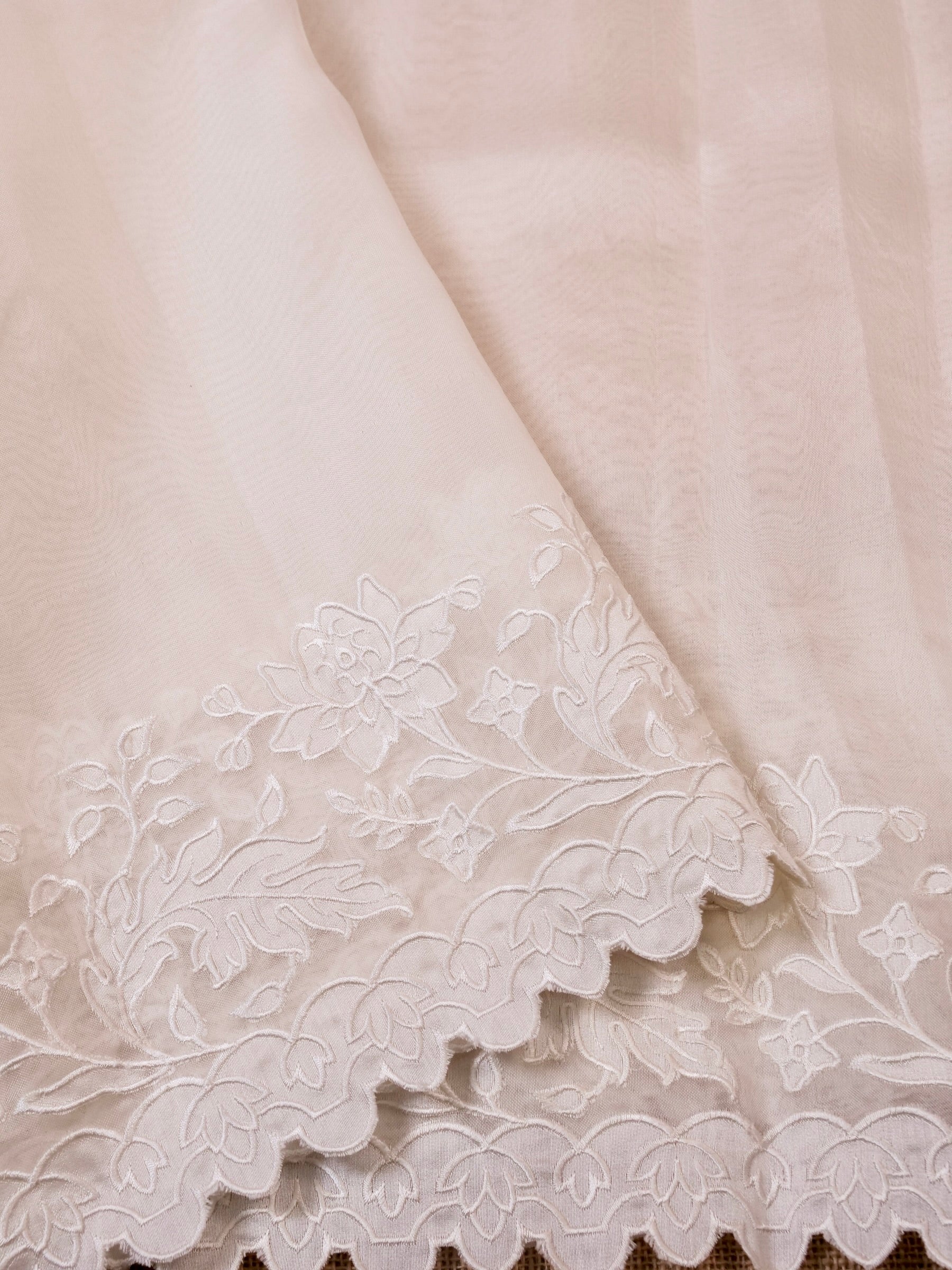 Handwoven White Banarasi Organza Silk Saree