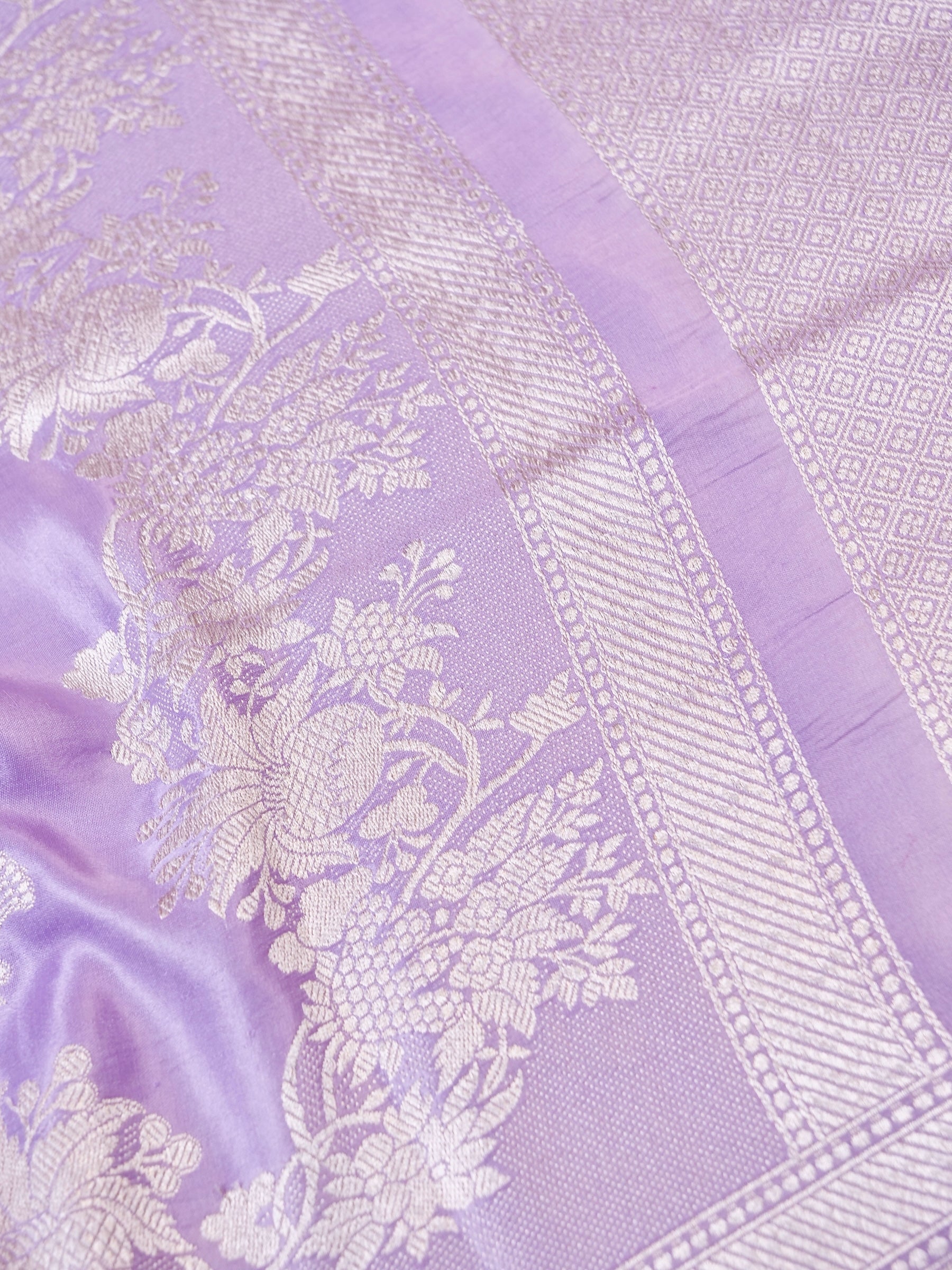 Handwoven Lavender Banarasi Mashru Silk Saree