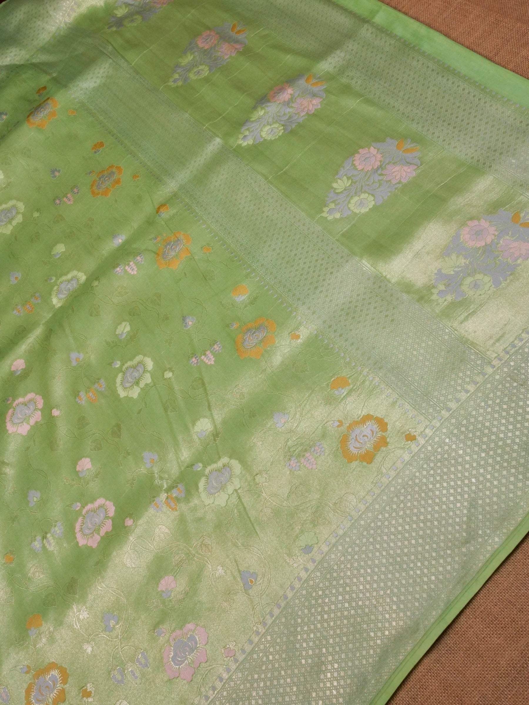 Handwoven Pastel Green Banarasi Katan Soft Tissue Silk Saree