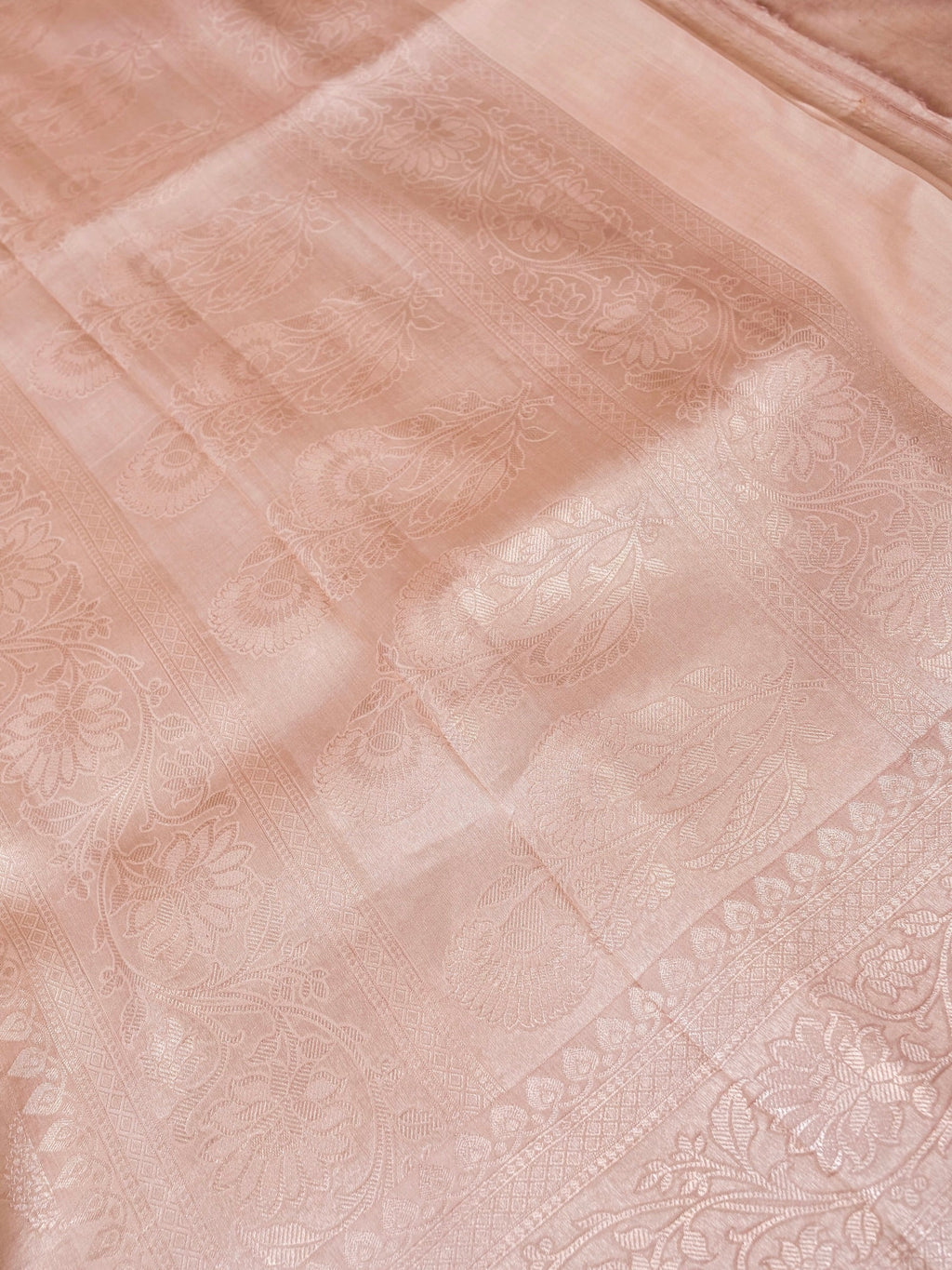 Handwoven Cream Banarasi Katan Soft Tissue Silk Saree